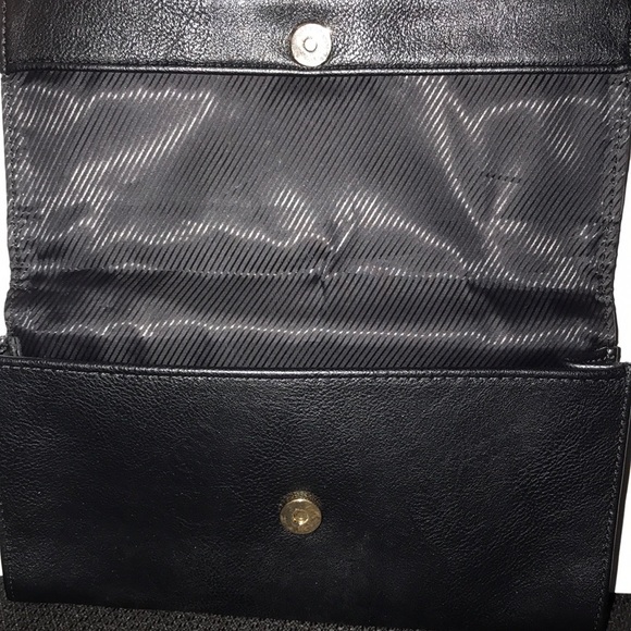 Tahari Black Leather Wristlet Wallet - Picture 3 of 6